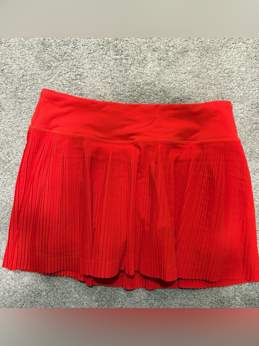 Lululemon Pleat to Street Mid-Rise Skirt - Hot Heat size 4